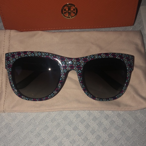 Tory Burch Sunglasses - Picture 4 of 9